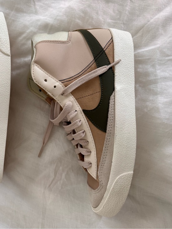 Nike Shoes - NWOT Nike Blazer Mid 77 SE Dance Sanddrift